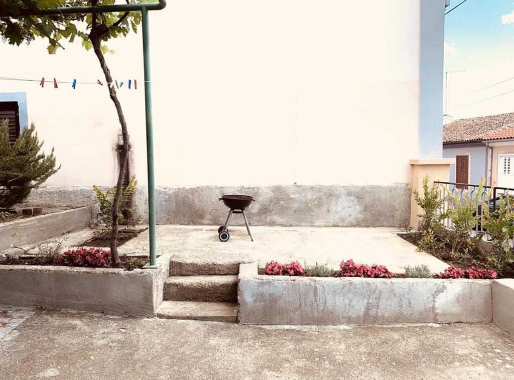 Ra City Garden Suite Pula Bagian luar foto