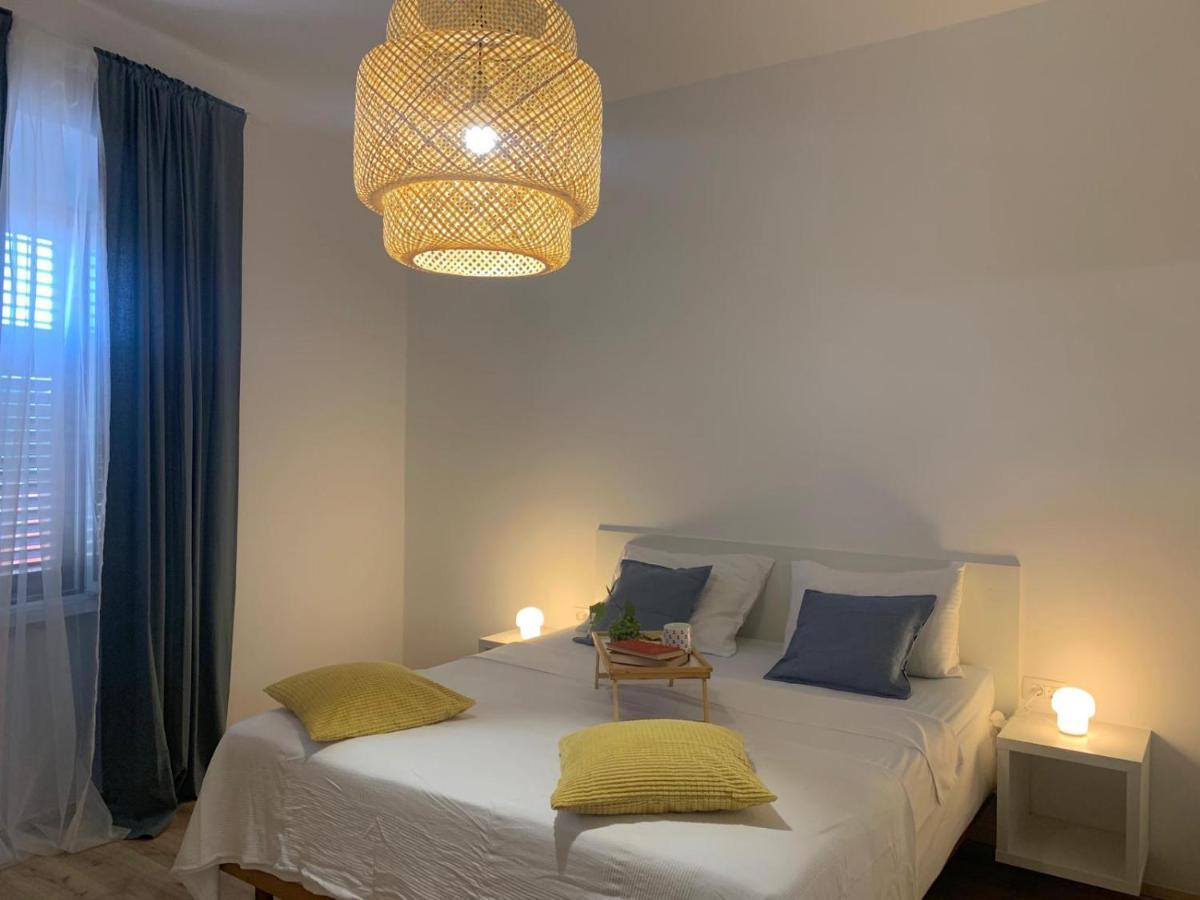 Ra City Garden Suite Pula Bagian luar foto