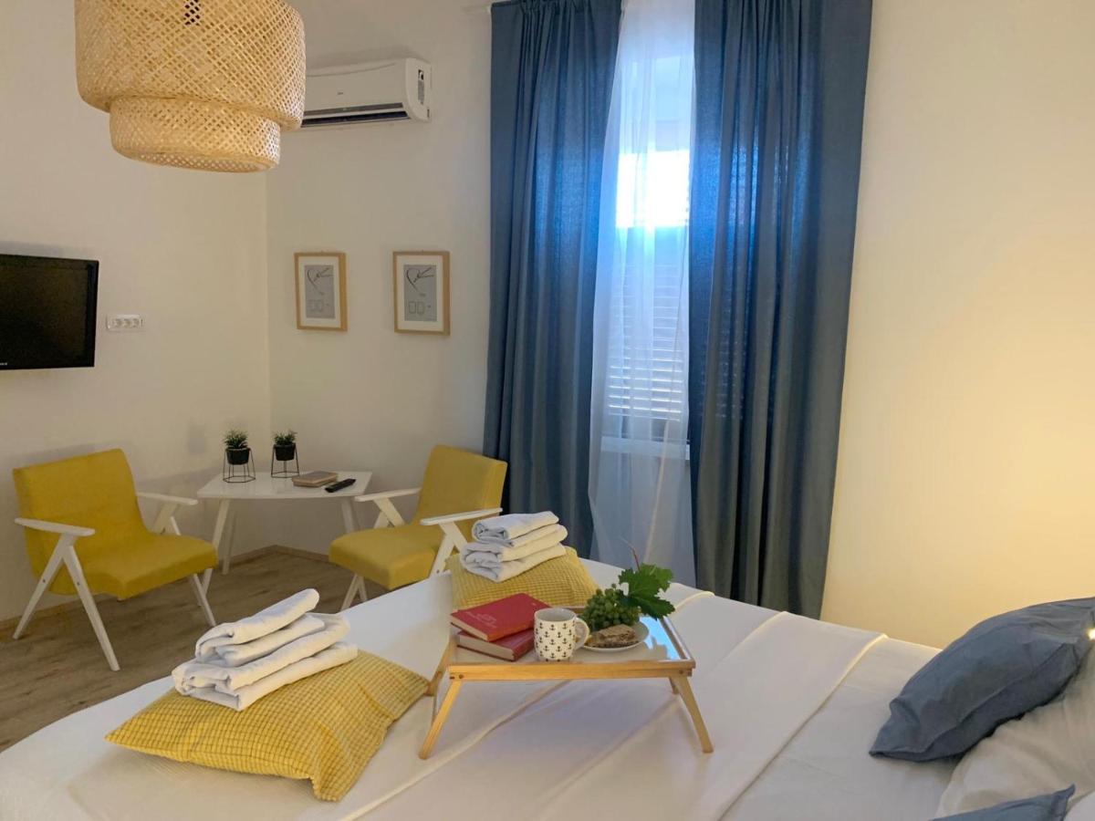 Ra City Garden Suite Pula Bagian luar foto